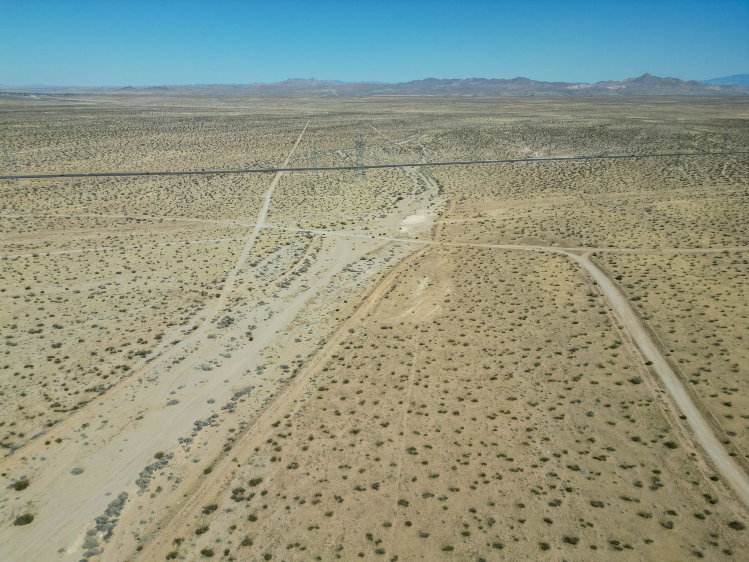 Elfyer - Adelanto, CA House - For Sale