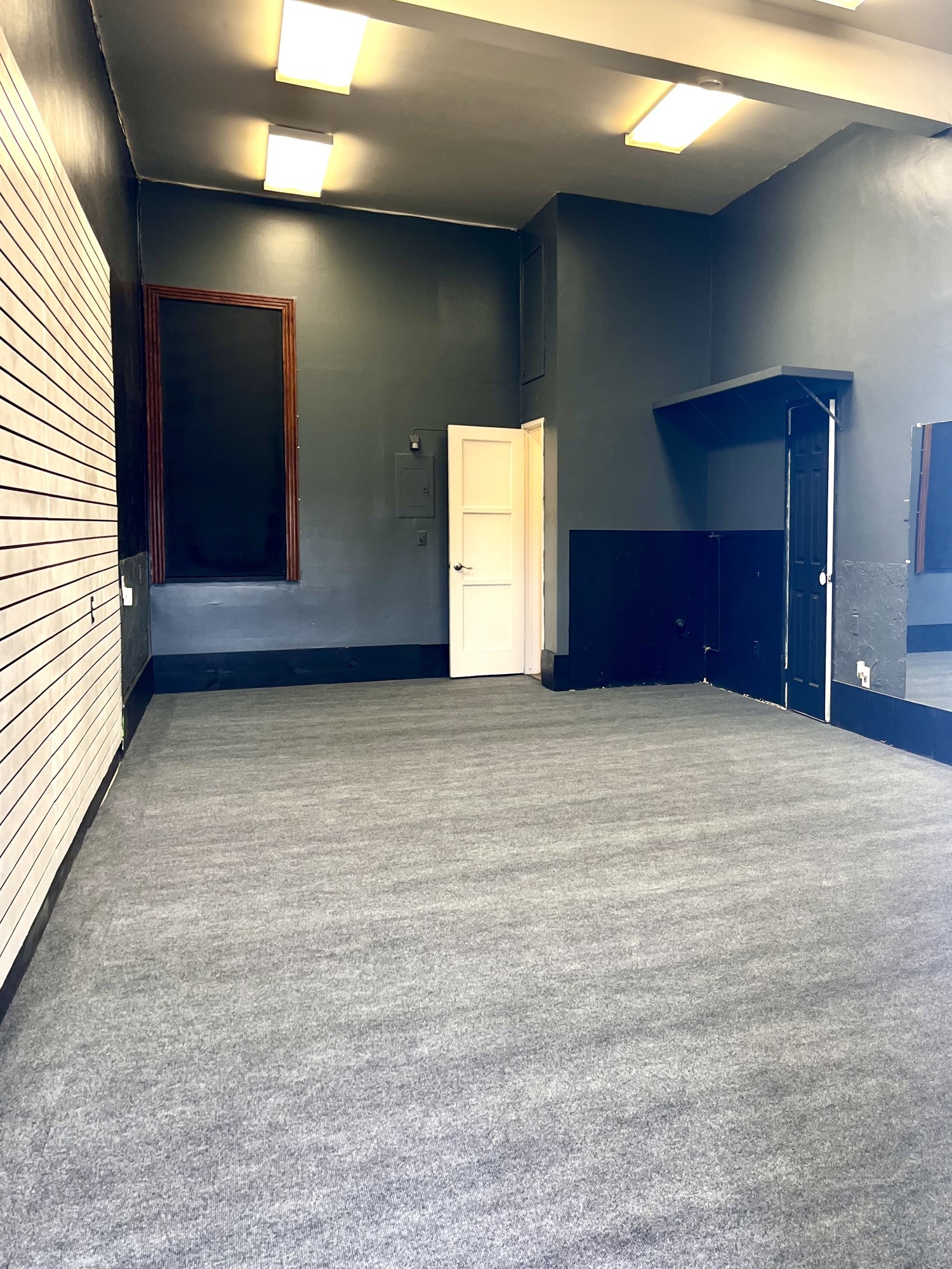 Elfyer - Burbank, CA House - For Sale