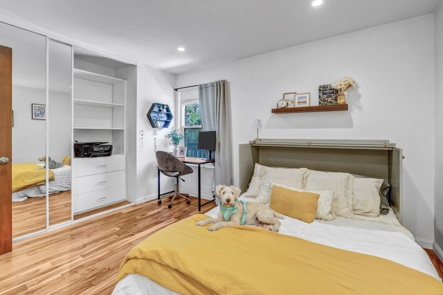 Elfyer - Canoga Park, CA House - For Sale