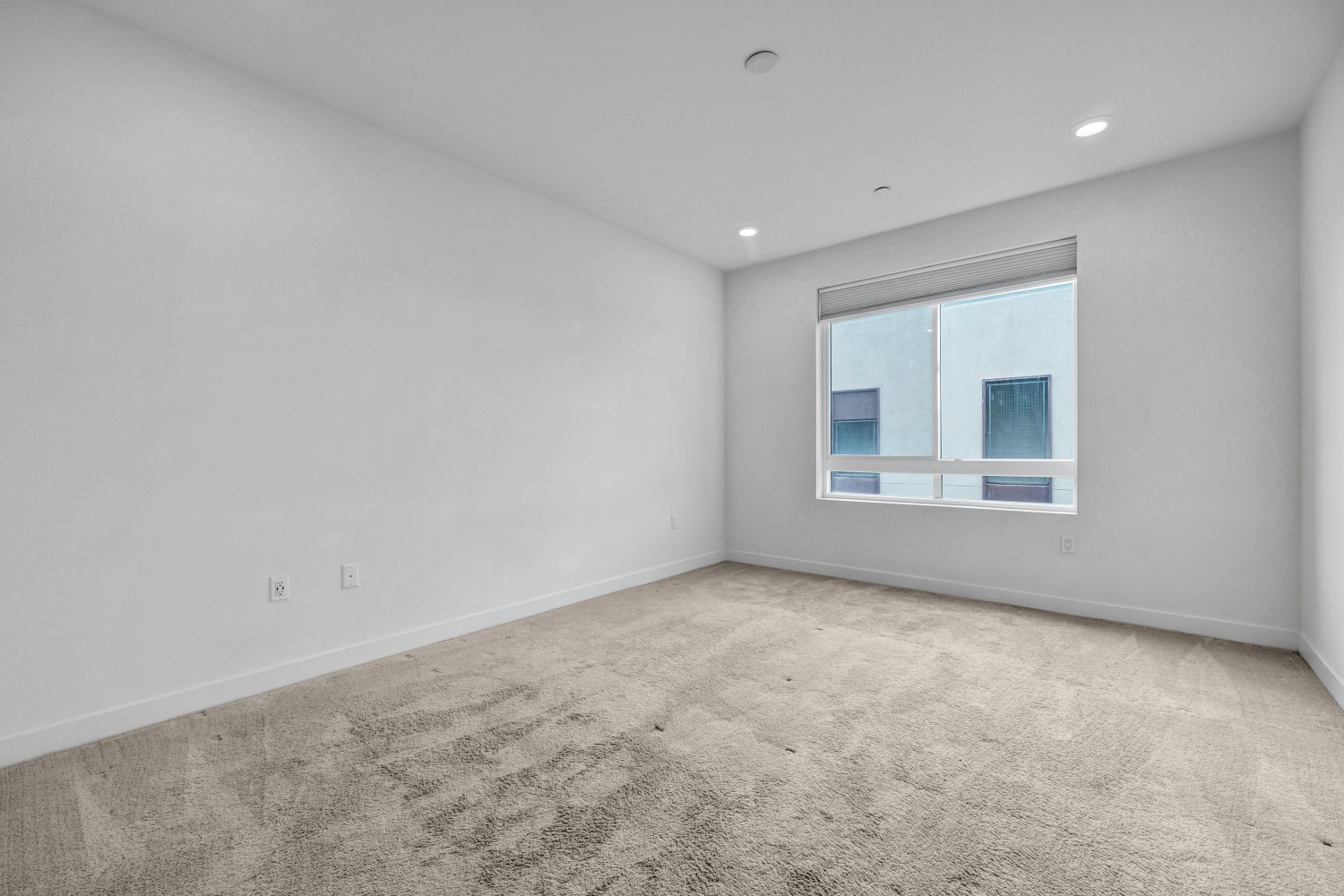 Elfyer - Irvine, CA House - For Sale