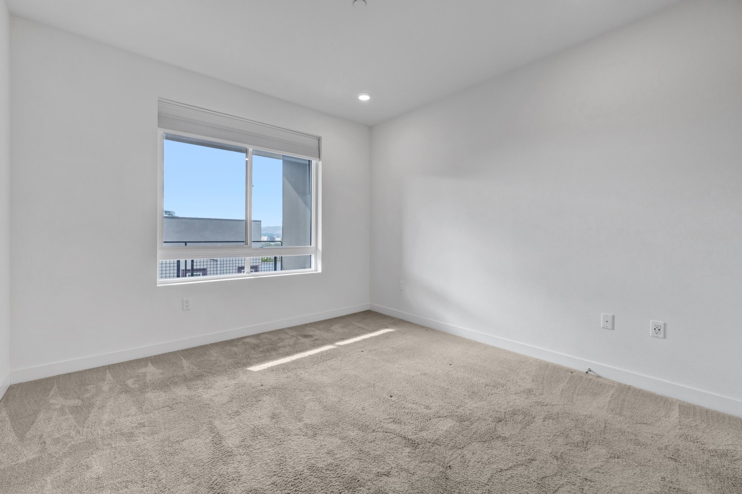 Elfyer - Irvine, CA House - For Sale