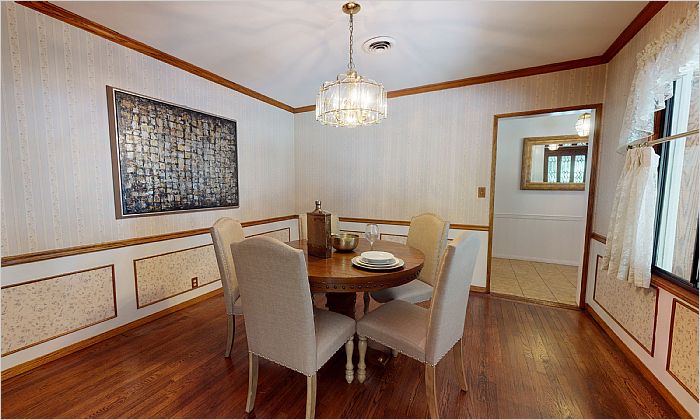 Elfyer - Burbank, CA House - For Sale