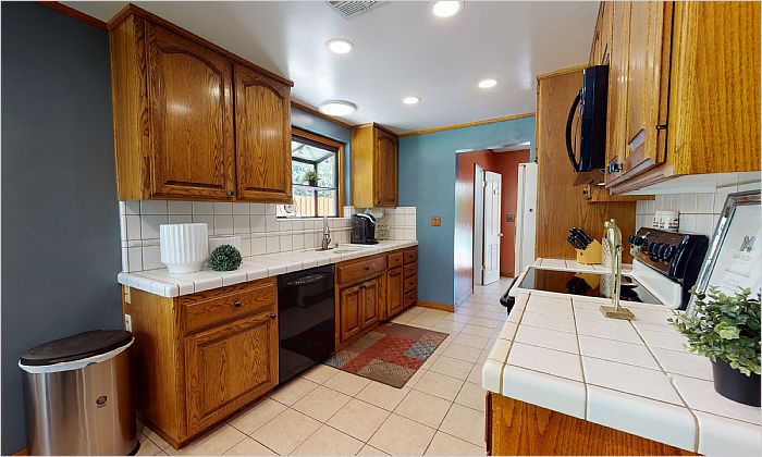 Elfyer - Burbank, CA House - For Sale