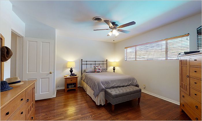 Elfyer - Burbank, CA House - For Sale