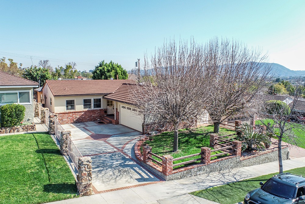 Elfyer - Burbank, CA House - For Sale