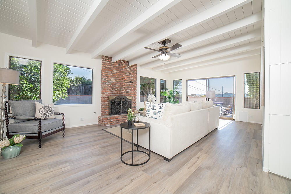 Elfyer - Burbank, CA House - For Sale