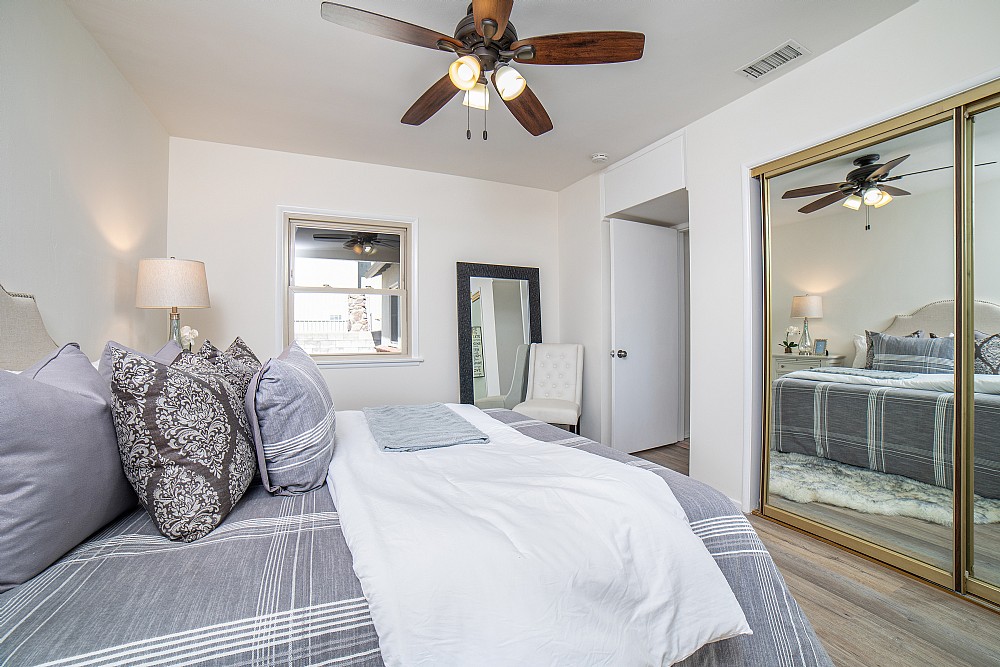 Elfyer - Burbank, CA House - For Sale