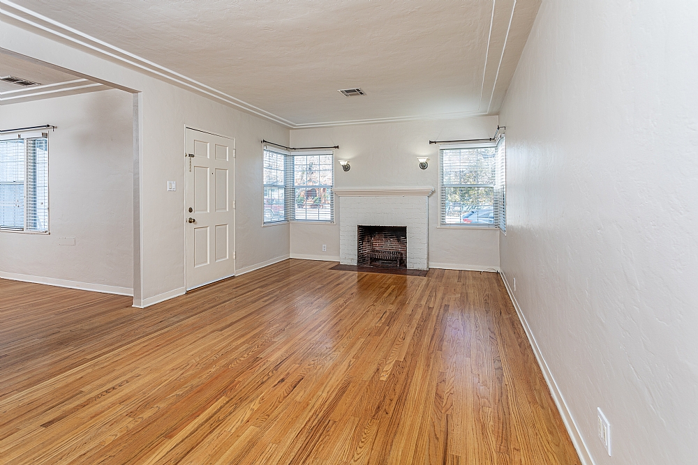 Elfyer - Burbank, CA House - For Sale