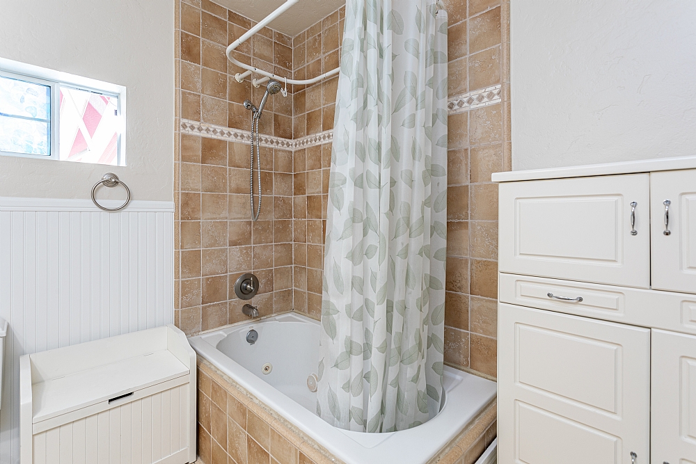 Elfyer - Burbank, CA House - For Sale