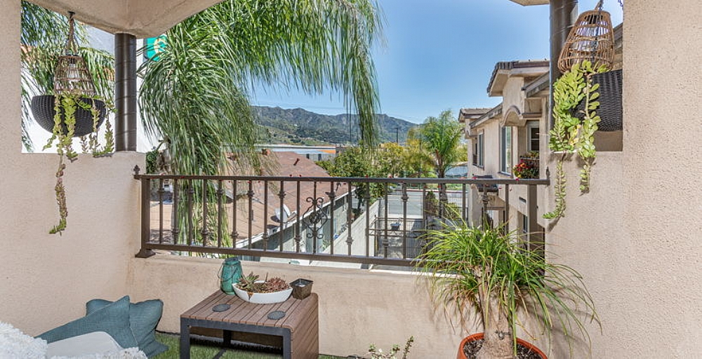 Elfyer - Burbank, CA House - For Sale