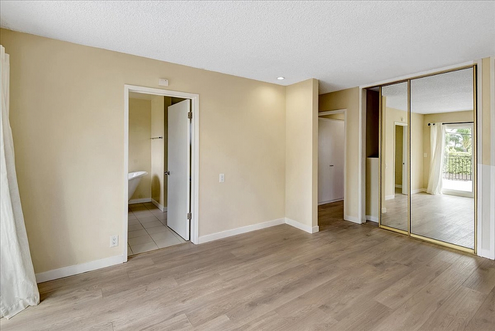 Elfyer - Los Angeles, CA House - For Sale