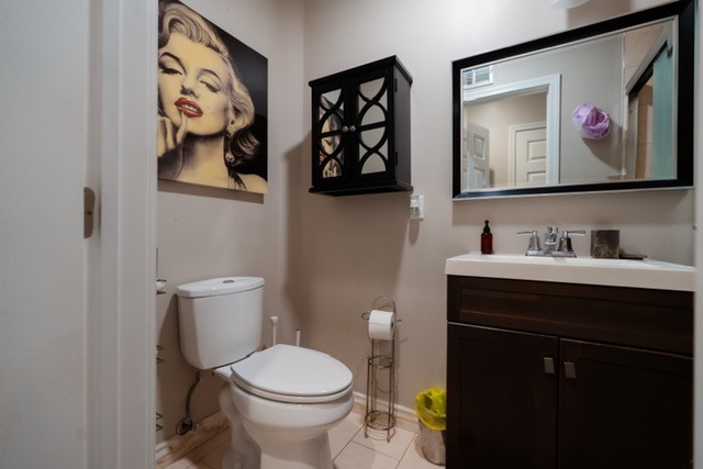 Elfyer - North Hollywood, CA House - For Sale