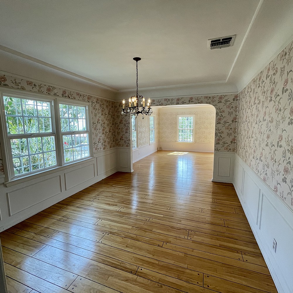 Elfyer - Burbank, CA House - For Sale