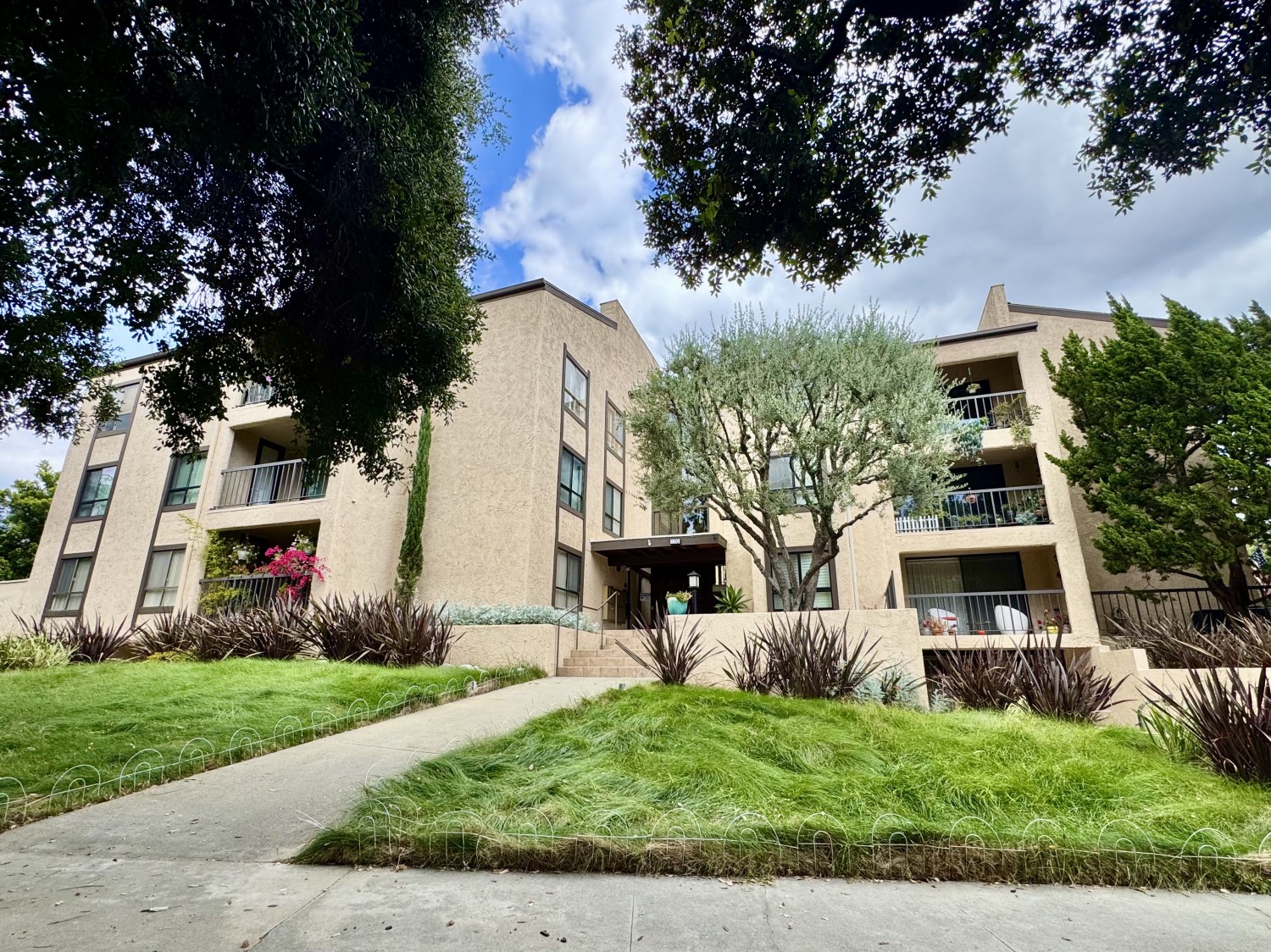 Elfyer - Pasadena, CA House - For Sale