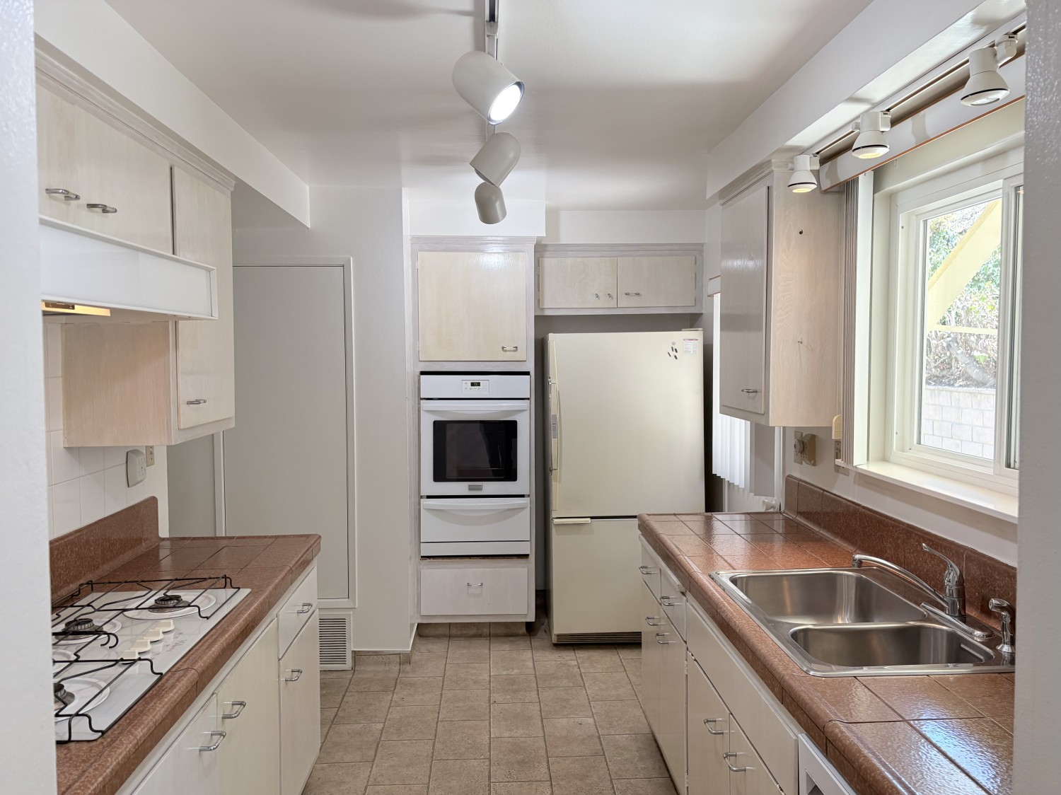 Elfyer - Los Angeles, CA House - For Sale