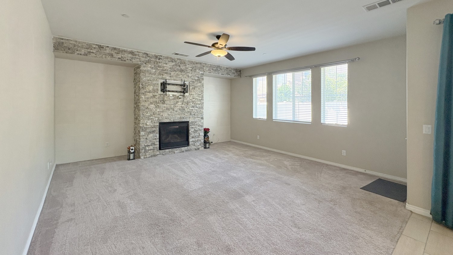 Elfyer - Eastvale, CA House - For Sale