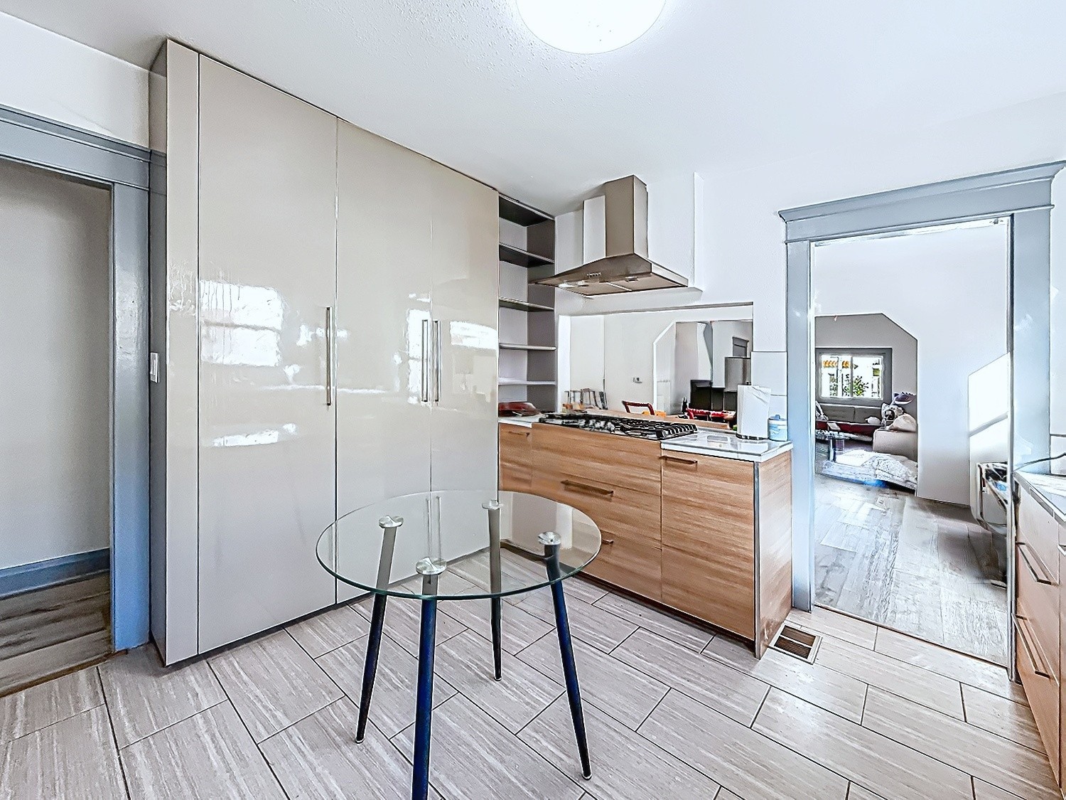 Elfyer - Los Angeles, CA House - For Sale