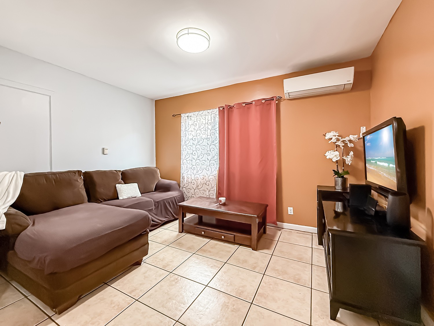 Elfyer - Los Angeles, CA House - For Sale