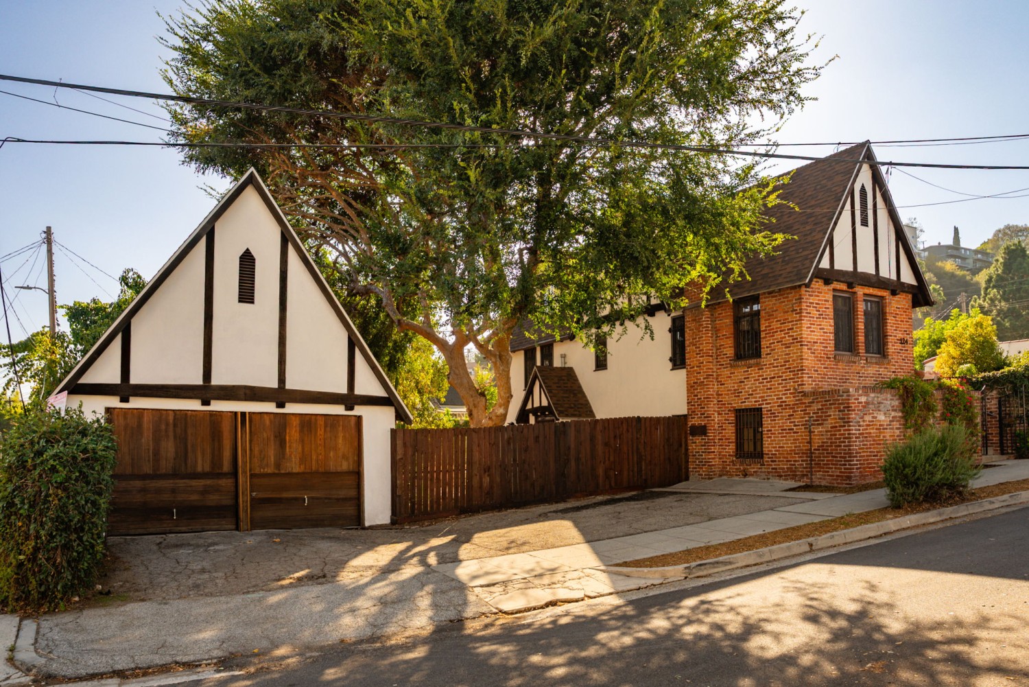 Elfyer - Los Angeles, CA House - For Sale