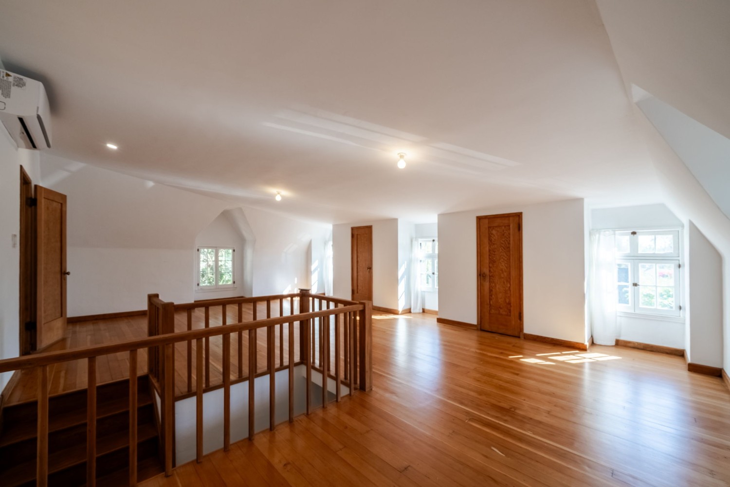 Elfyer - Los Angeles, CA House - For Sale