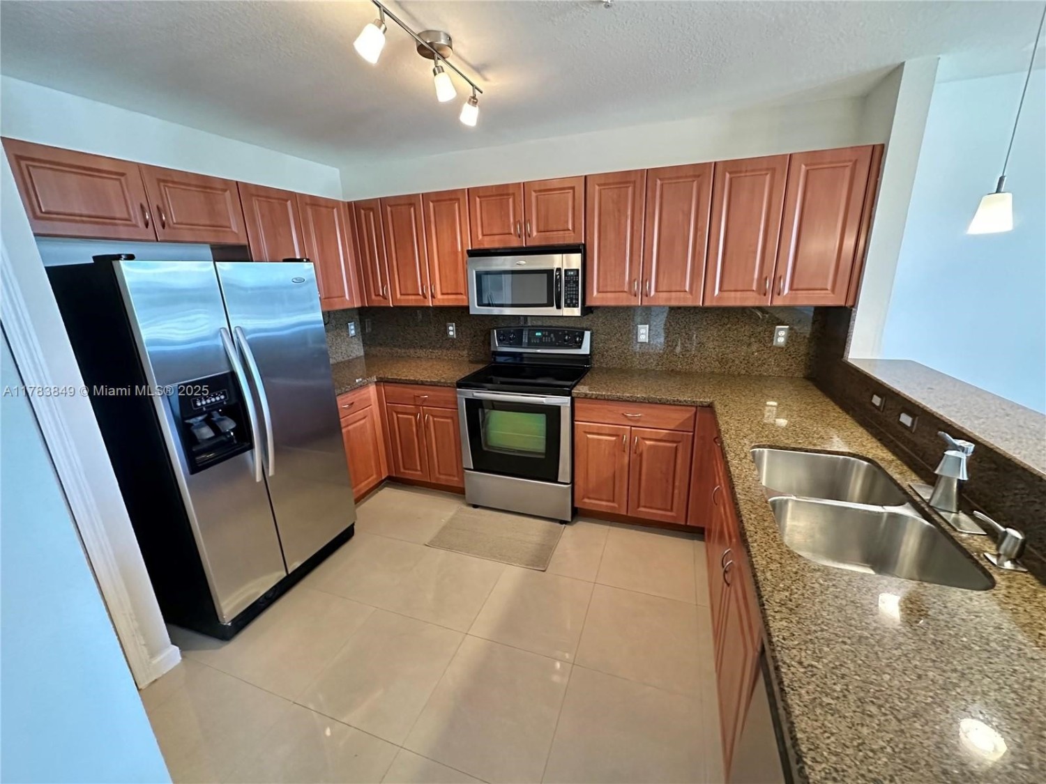 Elfyer - Doral, FL House - For Sale