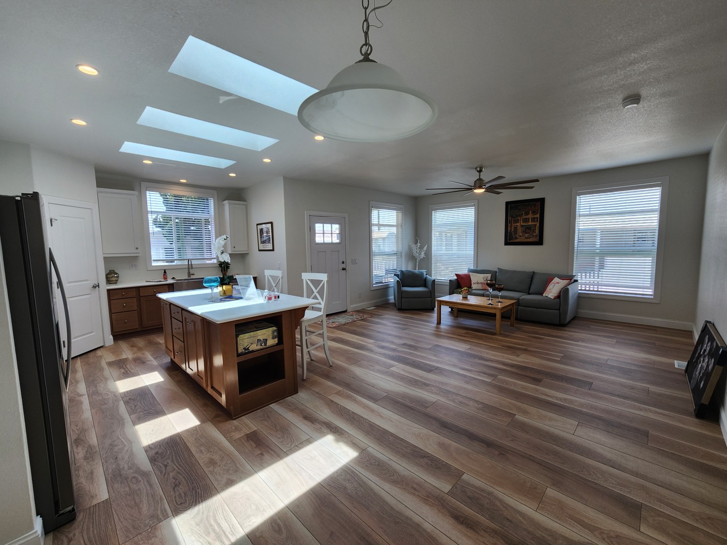 Elfyer - Huntington Beach, CA House - For Sale
