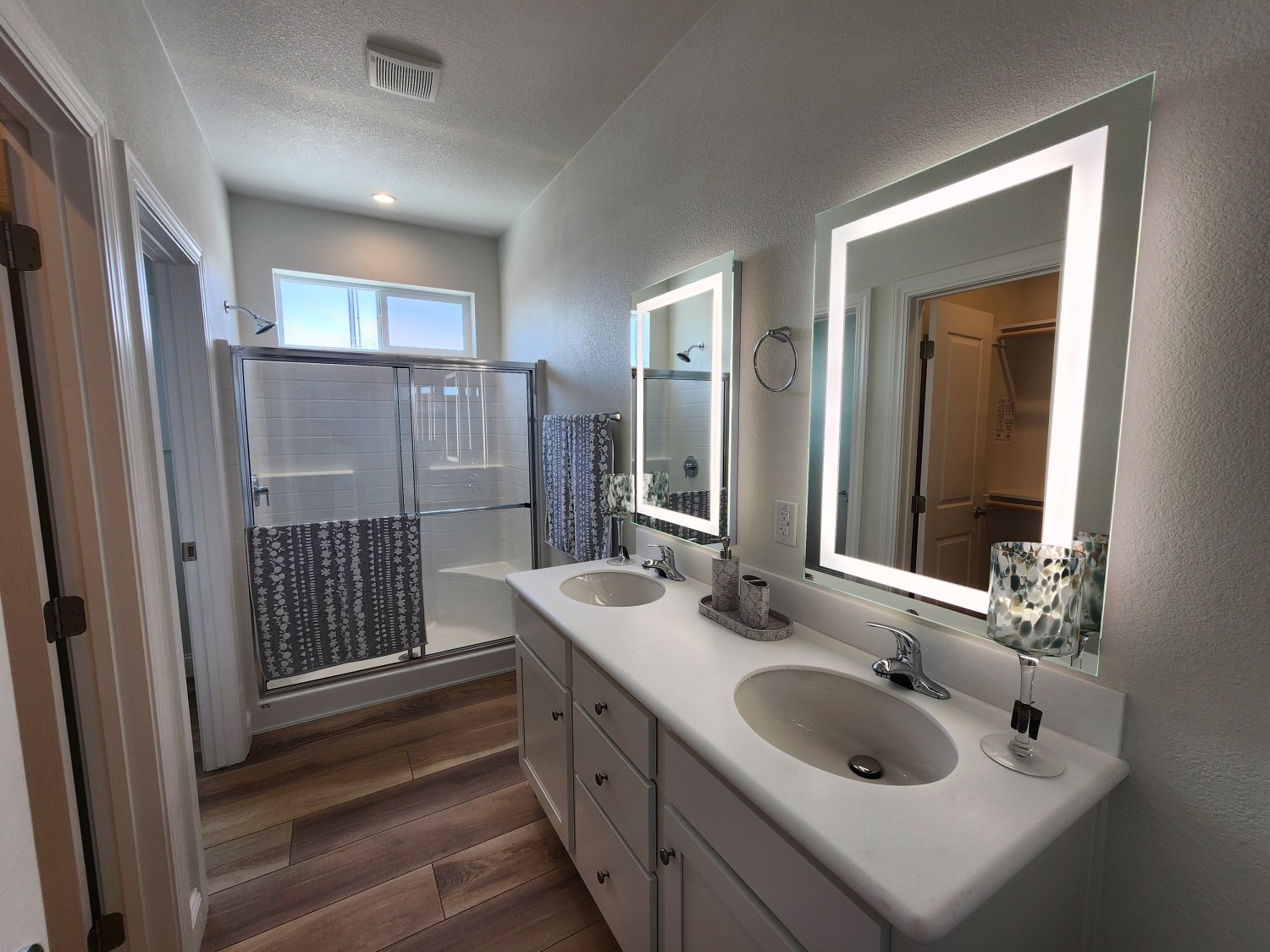 Elfyer - Huntington Beach, CA House - For Sale