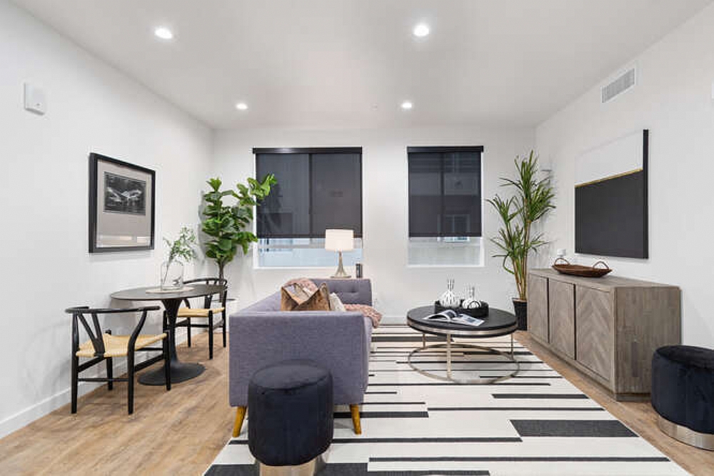 Elfyer - Los Angeles, CA House - For Sale