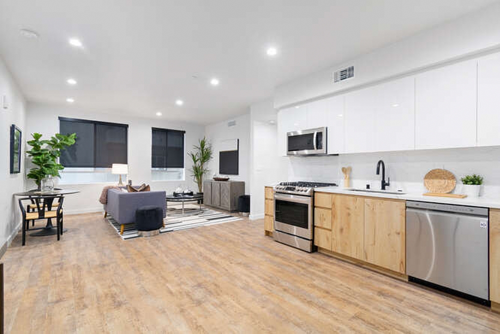 Elfyer - Los Angeles, CA House - For Sale