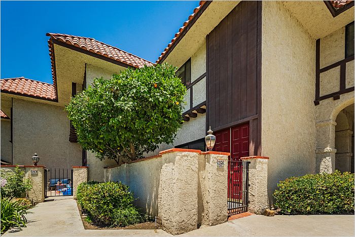Elfyer - Burbank, CA House - For Sale