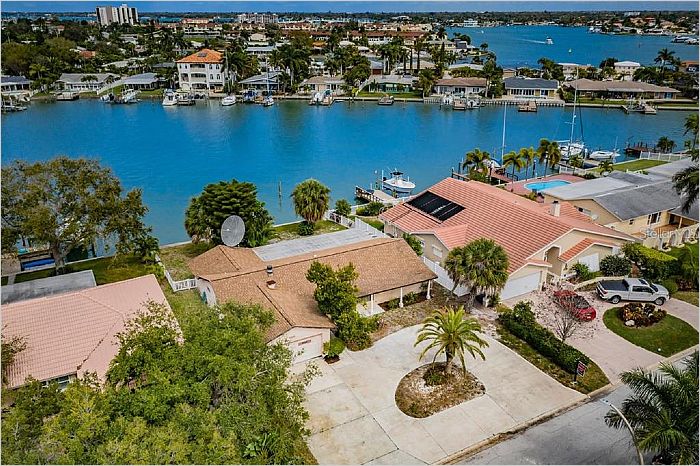 Elfyer - TREASURE ISLAND, FL House - For Sale