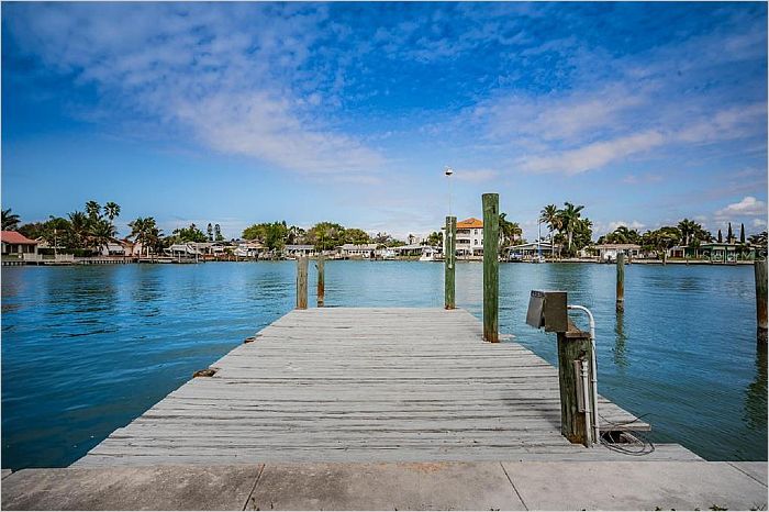 Elfyer - TREASURE ISLAND, FL House - For Sale