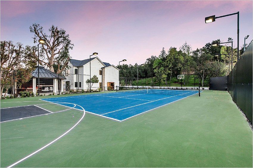 Elfyer - Tarzana, CA House - For Sale