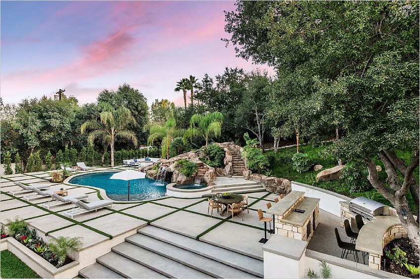 Elfyer - Tarzana, CA House - For Sale