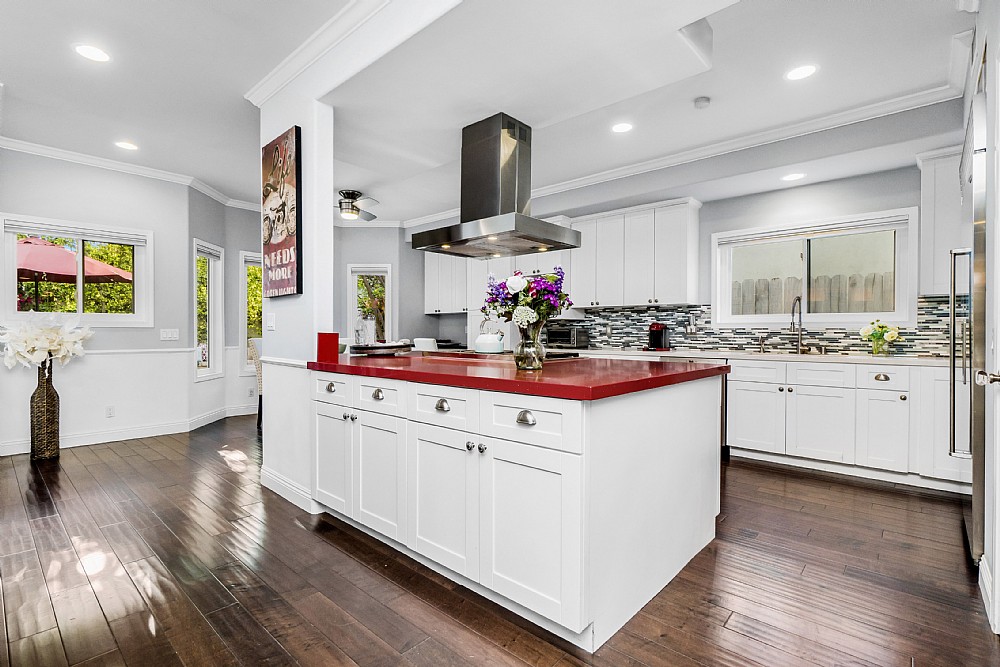 Elfyer - Studio City,  House - For Sale