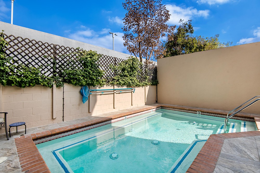 Elfyer - Sherman Oaks, CA House - For Sale