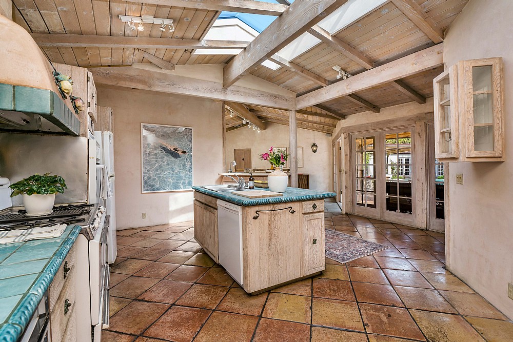 Elfyer - Studio City,  House - For Sale