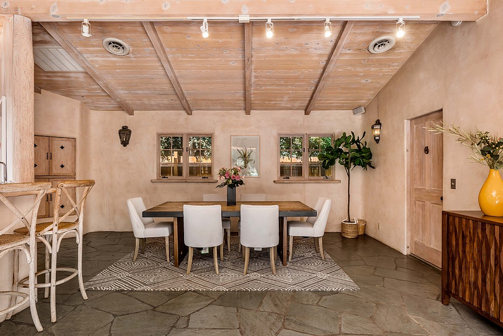 Elfyer - Studio City,  House - For Sale