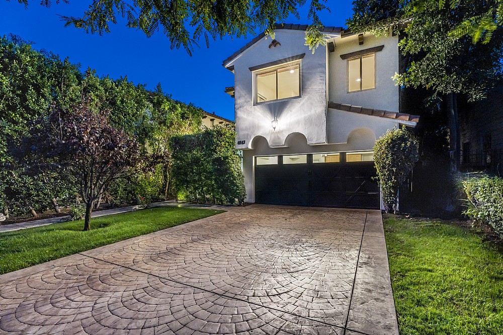 Elfyer - Sherman Oaks,  House - For Sale