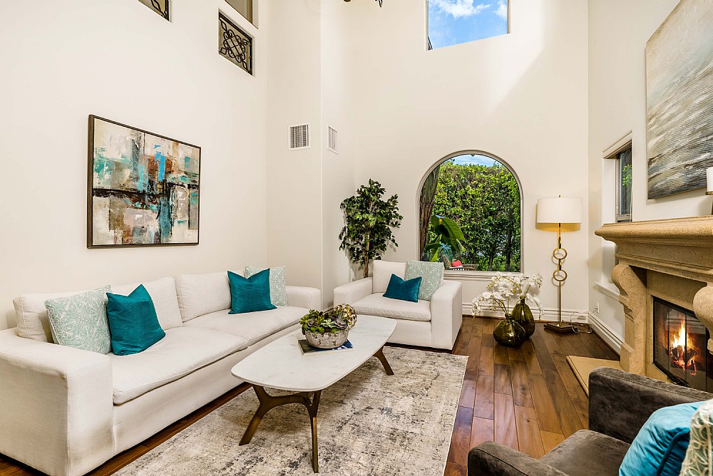 Elfyer - Sherman Oaks,  House - For Sale