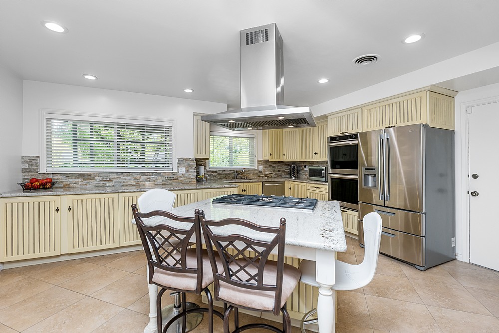 Elfyer - Tarzana, CA House - For Sale