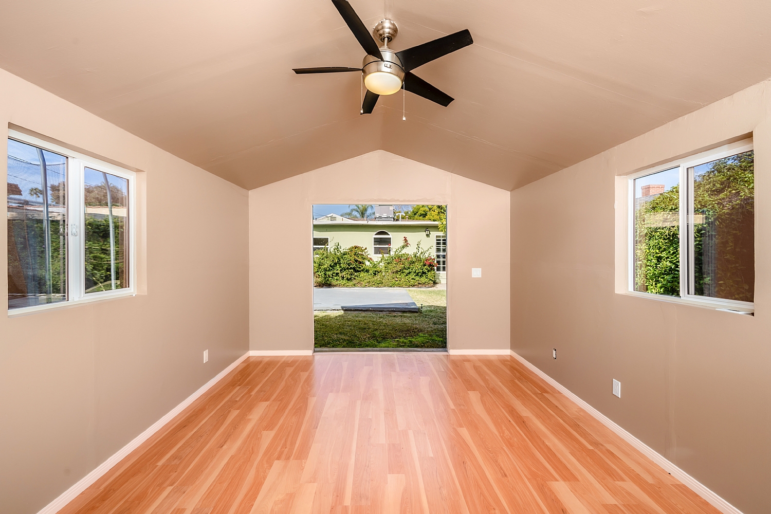 Elfyer - Sherman Oaks, CA House - For Sale