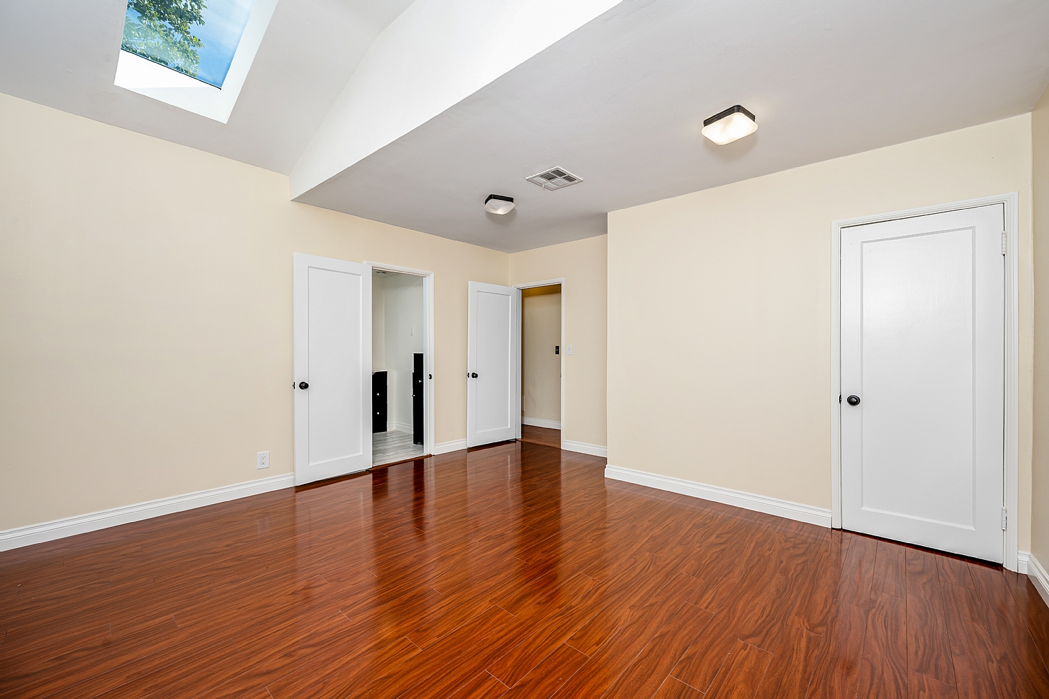 Elfyer - Sherman Oaks, CA House - For Sale