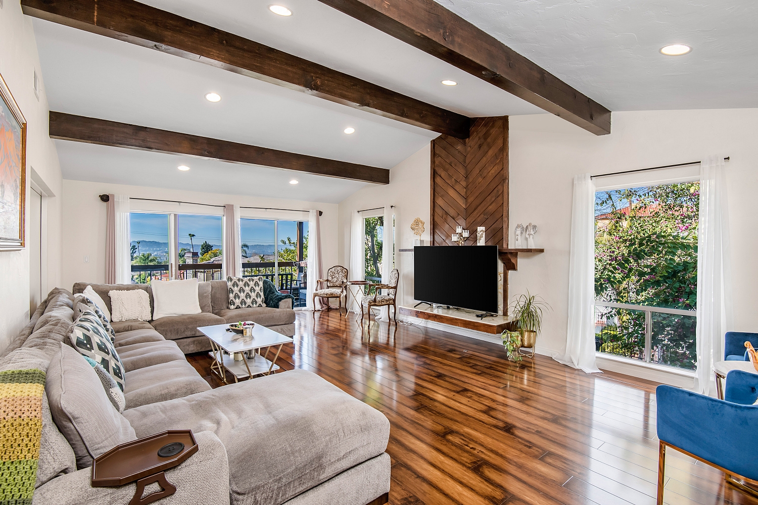 Elfyer - Burbank, CA House - For Sale