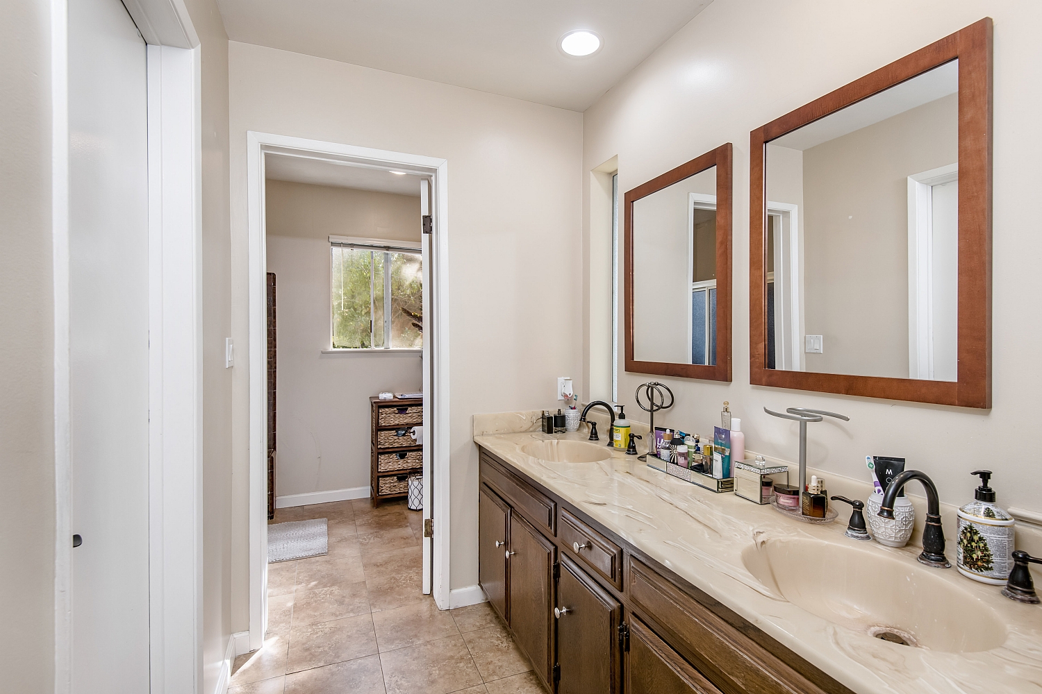 Elfyer - Burbank, CA House - For Sale