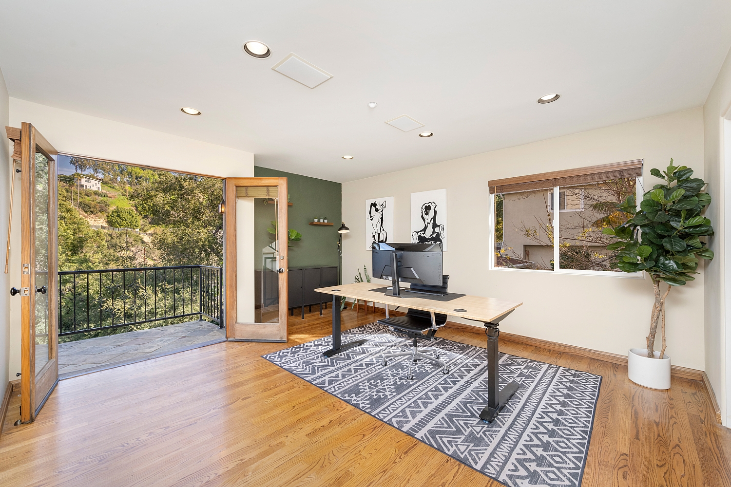 Elfyer - Sherman Oaks, CA House - For Sale