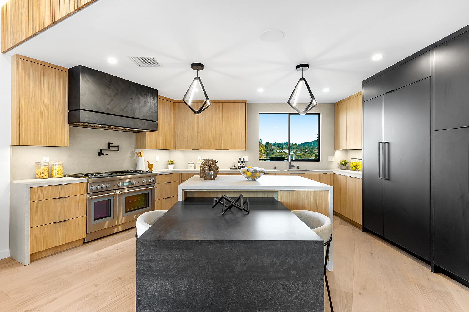 Elfyer - Encino, CA House - For Sale