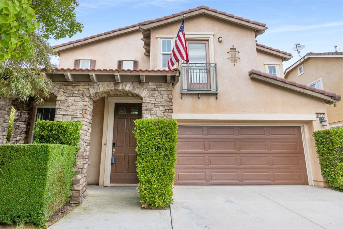 Elfyer - Valencia, CA House - For Sale
