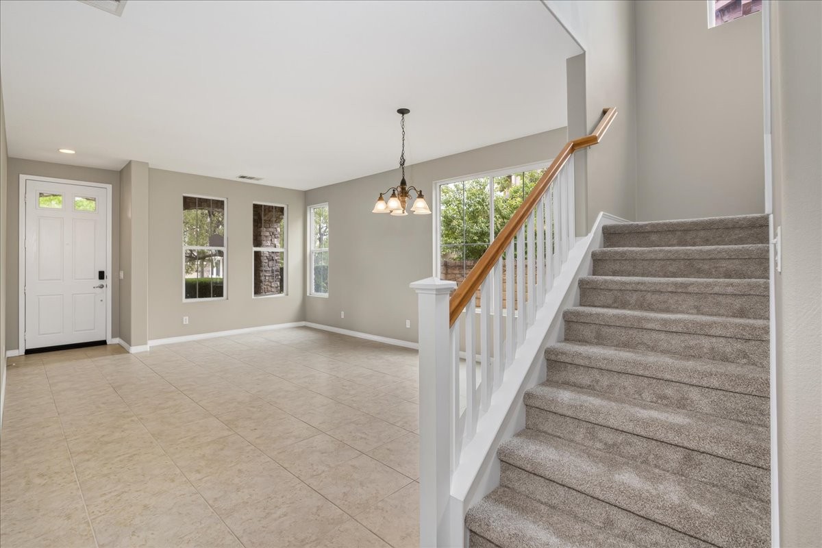 Elfyer - Valencia, CA House - For Sale