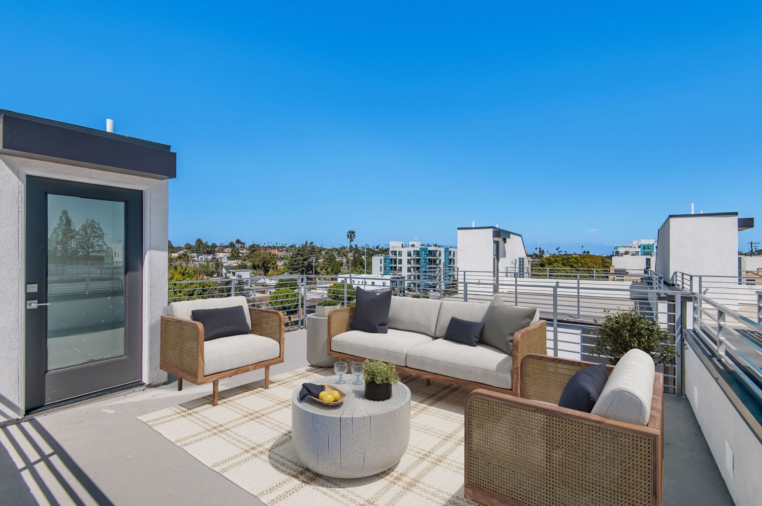 Elfyer - Los Angeles, CA House - For Sale